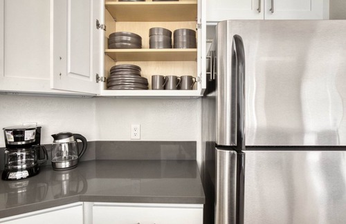 Beverly Grove Apartment | Lovely Beverly Hills 1BR near the Grove & Rodeo Drive, by Blueground
