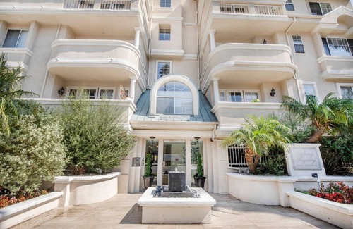 Beverly Grove Apartment | Lovely Beverly Hills 1BR near the Grove & Rodeo Drive, by Blueground
