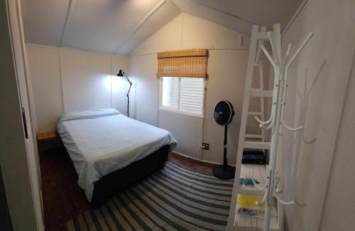Sunnydale Apartment | Lovely Cabin with private garden