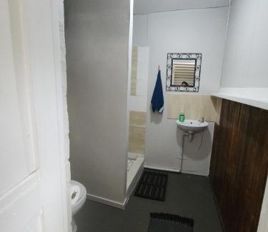 Sunnydale Apartment | Lovely Cabin with private garden