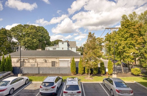 North Cambridge Apartment | Lovely Cambridge Alewife 2BR w/W/D & Gym, nr Davis Sq, by Blueground