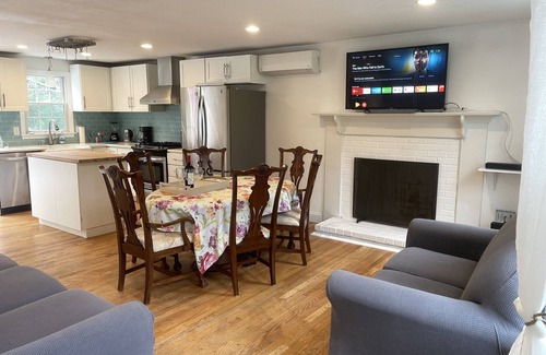 Mashpee House | Lovely Cape 4BR+with private pool.