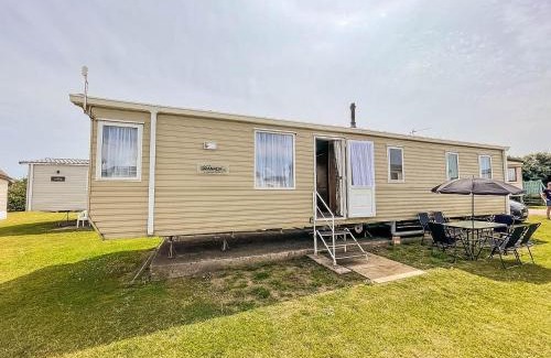 Pakefield Other | Lovely Caravan By The Beach In Pakefield, Suffolk Ref 68007Cl