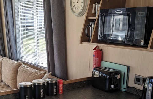 Bradwell House | Lovely caravan near great yarmouth on new park.