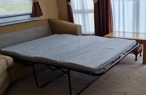 Ingoldmells House | Lovely caravan with decking at Coral Beach Park in Lincolnshire ref 77001C