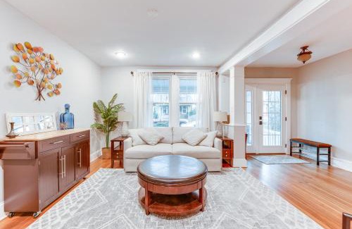 Richmond House | Lovely Carytown Home Walk to Shops and Restaurants