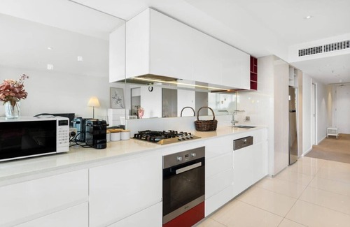 Adelaide Central Business District Apartment | Lovely CBD 2BR Apt-Aria on Gouger-Parking-Wi-Fi