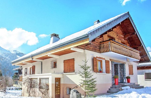 La Chapelle-d'Abondance Ski Chalet | Lovely Chalet in La Chapelle d Abondance with Mountain View