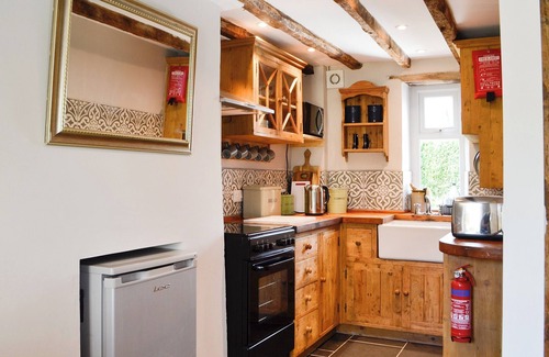 Tregaron Cottage | Lovely chocolate box cottage in the heart of the Cambrian Mountains.
