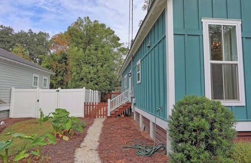 Isle of Hope Historic District Apartment | Lovely Coastal Studio near Downtown Isle of Hope