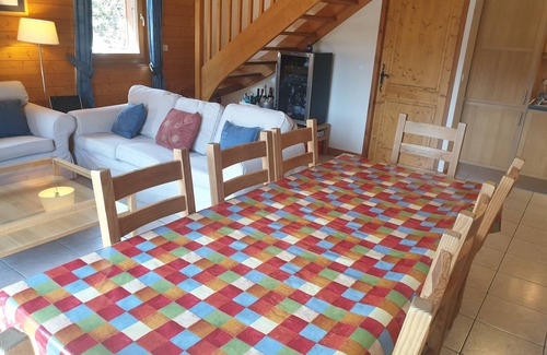 Morzine Apartment | Lovely comfortable apartment near the centre of Morzine with big balcony.