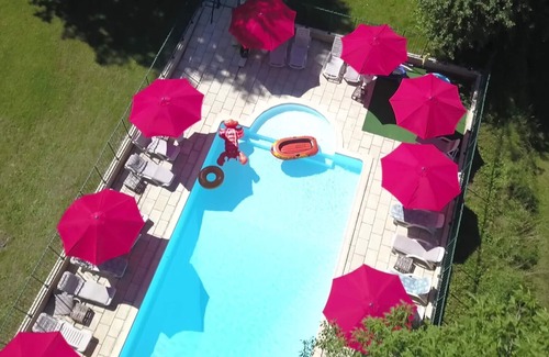 La Rochebeaucourt-et-Argentine Cottage | Lovely complex of 5 gites,10 acres- heated pool, games room, fishing lake.