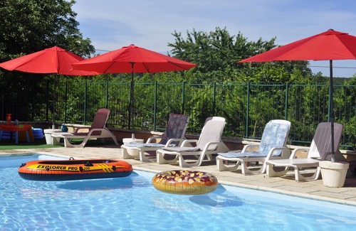 La Rochebeaucourt-et-Argentine Cottage | Lovely complex of 5 gites,10 acres- heated pool, games room, fishing lake.