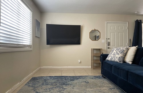 Downtown Las Vegas Apartment | Lovely condo