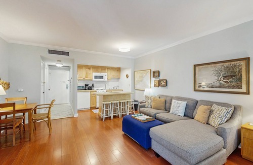 West Beach Village Apartment | Lovely condo with free WiFi & shared tennis courts - close to golf & beaches