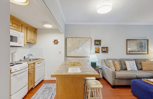 West Beach Village Apartment | Lovely condo with free WiFi & shared tennis courts - close to golf & beaches
