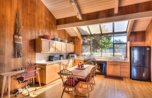 Sea Ranch House | Lovely contemporary cottage with unobstructed ocean views