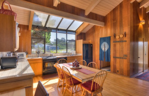 Sea Ranch House | Lovely contemporary cottage with unobstructed ocean views