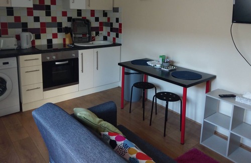 Clacton-on-Sea Apartment | Lovely, cosy 1 bedroom flat situated on the seafront of Clacton on Sea