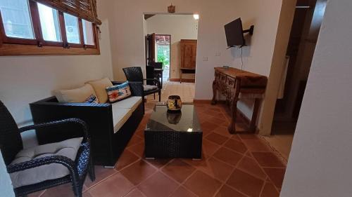 Ixtapa - Zihuatanejo Apartment | Lovely Cottage at La Ropa Beach