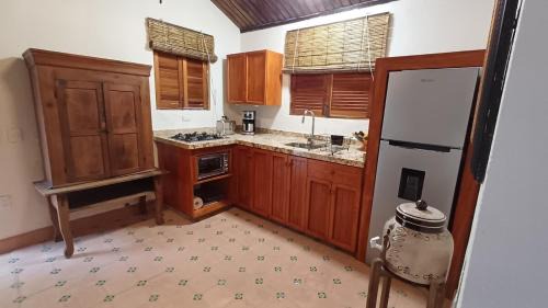 Ixtapa - Zihuatanejo Apartment | Lovely Cottage at La Ropa Beach