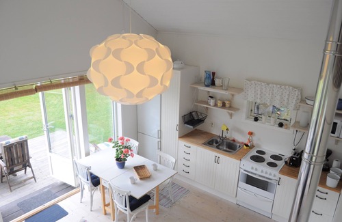 Djurhamn House | Lovely cottage by the lake