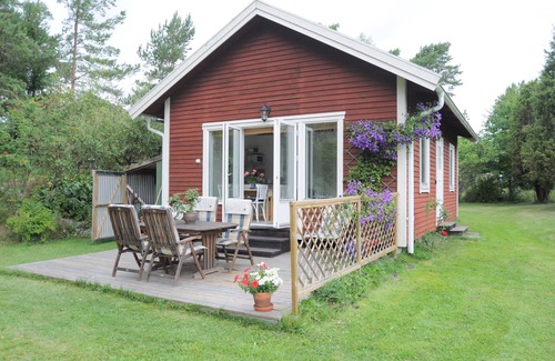 Djurhamn House | Lovely cottage by the lake