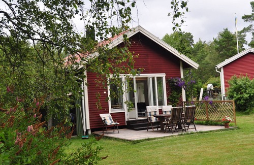 Djurhamn House | Lovely cottage by the lake
