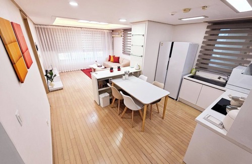 Yeoksam Apartment | lovely cozy apartment&extraordinary space of Seoul Gangnam [min 30day stay only]