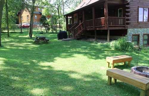 Baraboo Cabin | Lovely Devils Lake Cabin Baraboo Dells Huge Yard Skiing Best Location!
