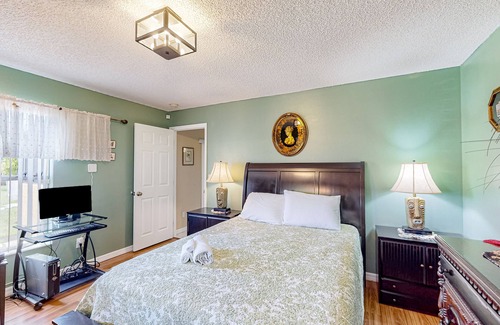 Palm Bay House | Lovely dog-friendly home with private pool, enclosed backyard, washer/dryer, AC