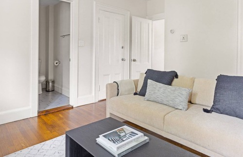 Dorchester Apartment | Lovely Dorchester 1BR, by Savin Hill T, by Blueground