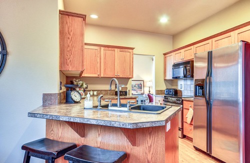 Dundee House | Lovely Dundee Home w/Private Yard & Fire Pit!