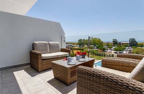 Manta Rota House | Lovely elegant 4 bed, 4 bath frontline house with stunning sea views and pool