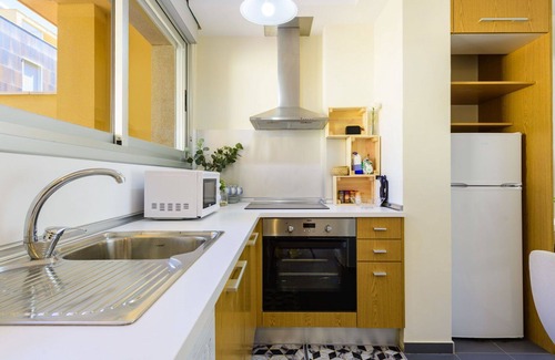Oropesa del Mar Apartment | Lovely apartment for 8 people with A/C, pool, WIFI, TV and terrace