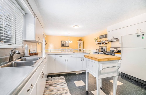 Thompsonville House | Lovely Escape in Crystal Mountain Resort w/Firepit, Full Kitchen, & Nearby Hot T