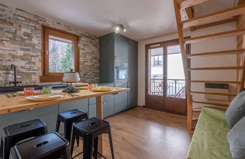Chamonix City Centre Apartment | Lovely family nest for mountain vacations