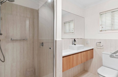 South Durras House | Lovely family beach house. Pet friendly and walk to beach