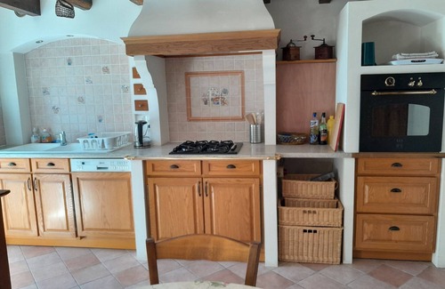 Pellevoisin House | Lovely farmhouse - 3 bedrooms - wifi - garden - fireplace