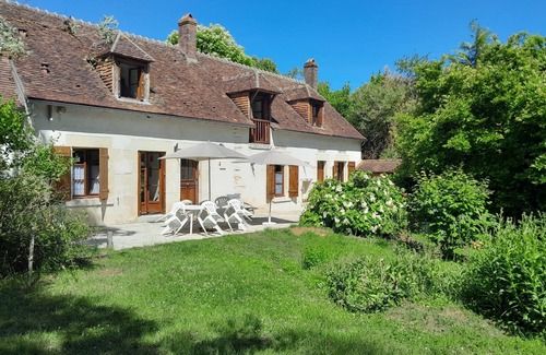 Pellevoisin House | Lovely farmhouse - 3 bedrooms - wifi - garden - fireplace