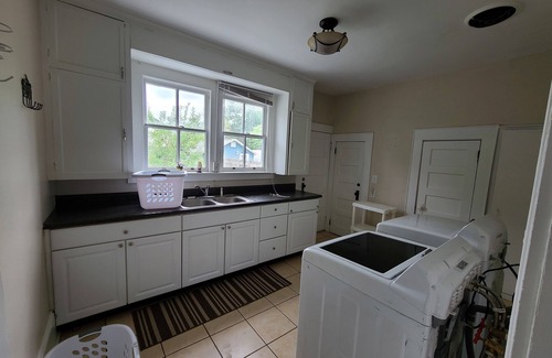 Lumberton House | Lovely fenced and gated 3-bed/2 bath home on beautiful Elm lined Main Street.