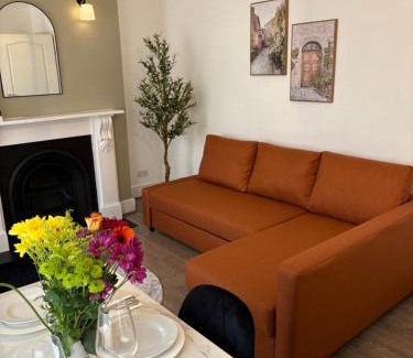 Highbury West Apartment | Lovely Flat by Emirates - 5 mins to Kings Cross St Pancras