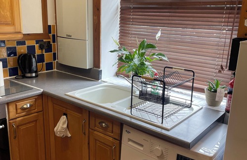 Woodhouse Apartment | Lovely Flat- North Finchley
