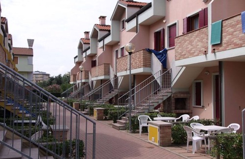 Rosapineta Apartment | Lovely flat with pool-Beahost