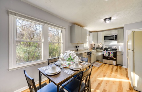 Forsyth House | Lovely Forsyth Home ~ 2 Mi to Tift College!