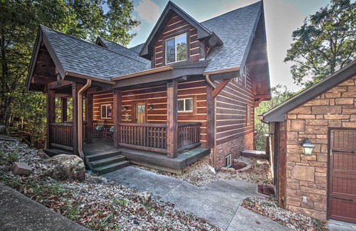 Lost Bridge Village Cabin | Lovely Garfield Cabin w/Direct Beaver Lake Access