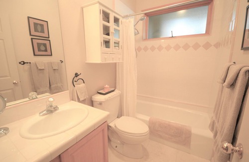 Aspen House | Lovely Guest House, Quiet Location