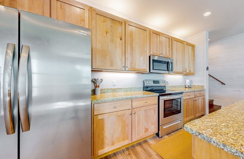Gulf Shores Cottage | Lovely Gulf retreat with pool & stunning balcony views - walk to beaches & pier