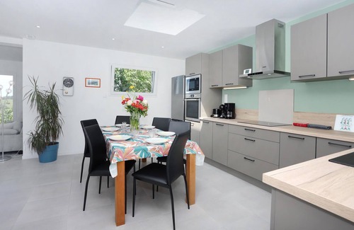 Saint-Meloir-des-Ondes House | Lovely home in Saint-Méloir-des-Ondes