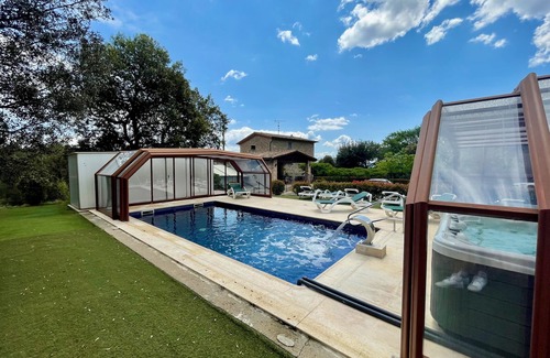 Prats de Llucanes Villa | Lovely holiday home for 15 guests - 7 bedrooms all with private bath
